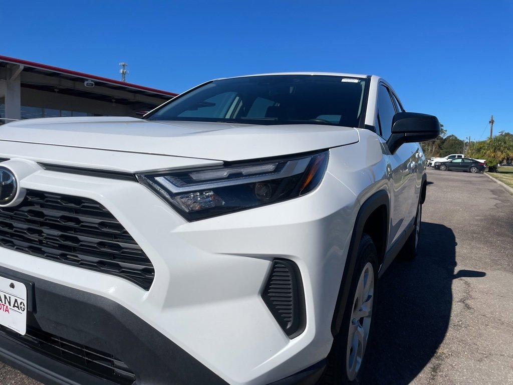 Used 2024 Toyota RAV4 LE image 10
