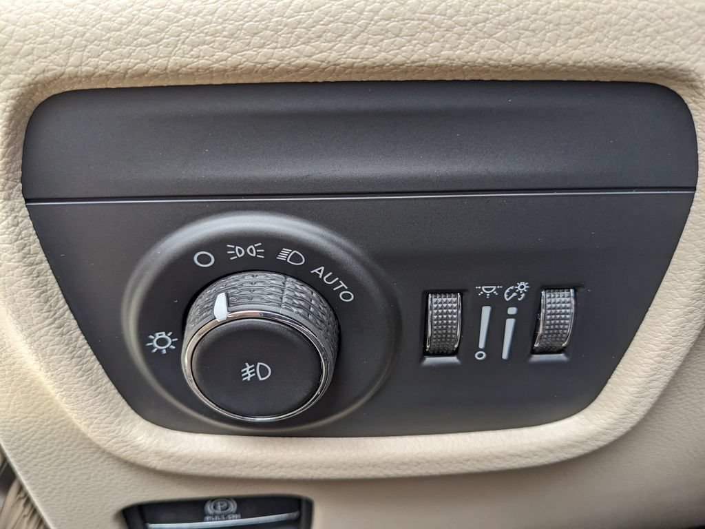 New 2026 Jeep Grand Cherokee Limited RWD image 51