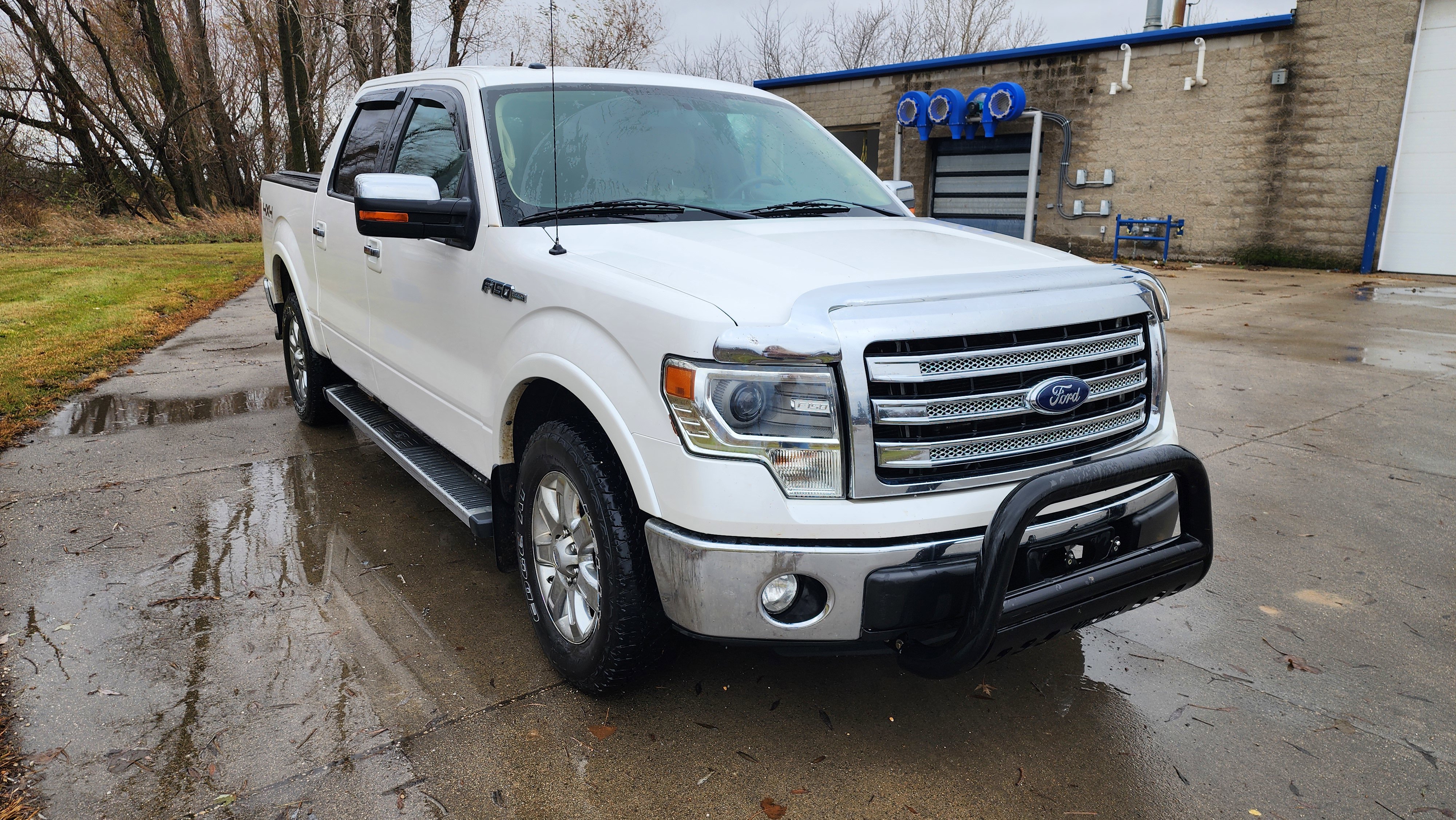 Used 2013 Ford F150 Lariat w/ Luxury Equipment Group image 3