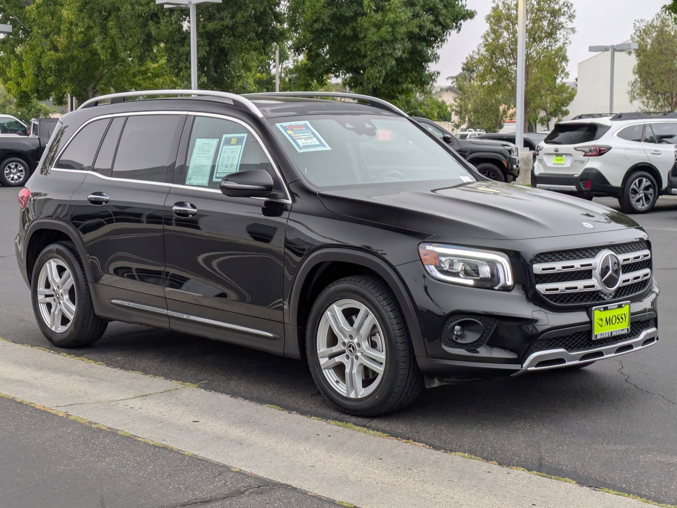 Used 2023 Mercedes-Benz GLB 250 4MATIC image 3