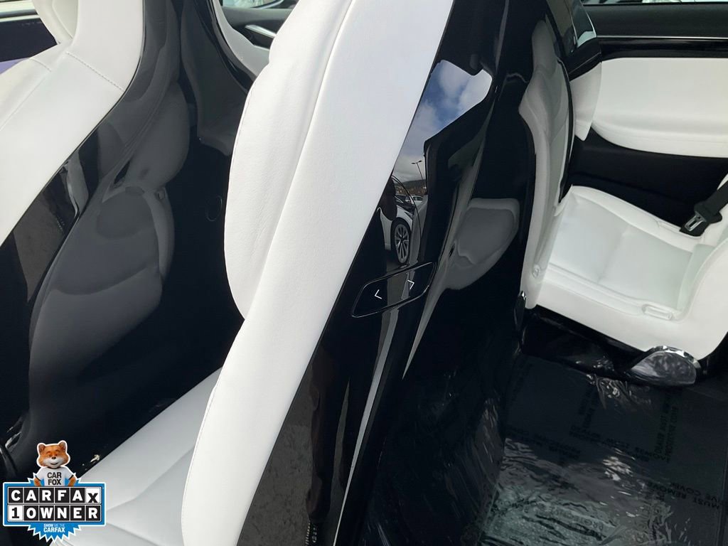 Used 2017 Tesla Model X 90D image 32