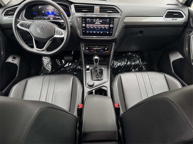 Used 2024 Volkswagen Tiguan SE image 14