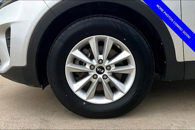 Used 2019 Kia Sorento L image 9