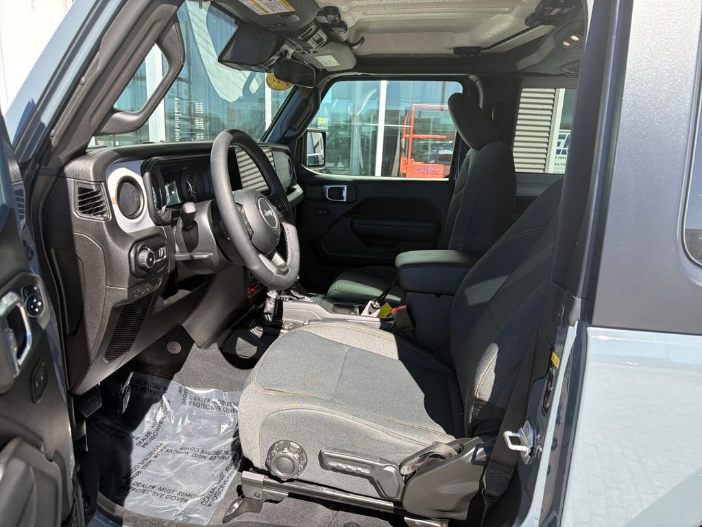 Used 2025 Jeep Wrangler Willys image 9
