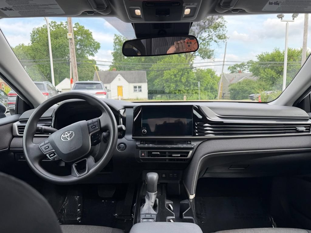 Used 2025 Toyota Camry LE FWD image 17
