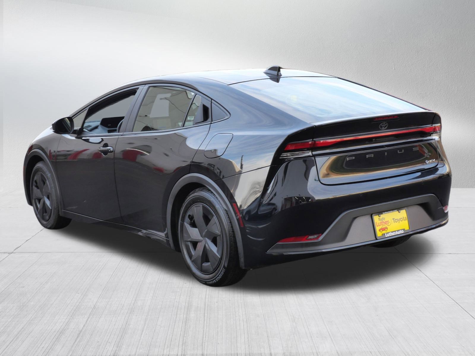 Certified 2025 Toyota Prius LE image 6