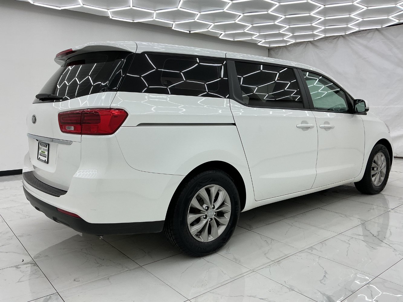 Used 2020 Kia Sedona L FWD image 11
