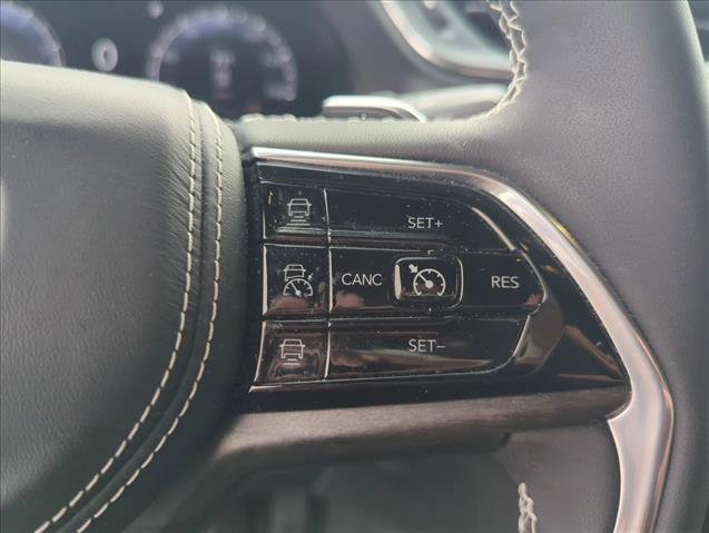 Used 2023 Jeep Grand Cherokee Overland image 13