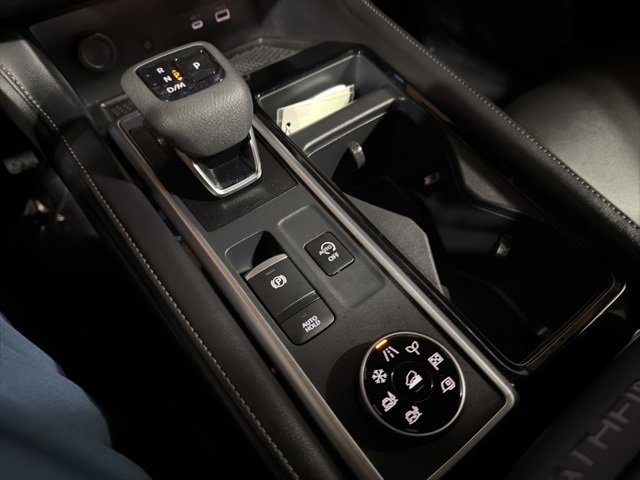 Used 2025 Nissan Pathfinder SL image 30