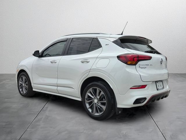 Used 2022 Buick Encore GX Select w/ Sport Touring Package FWD image 3