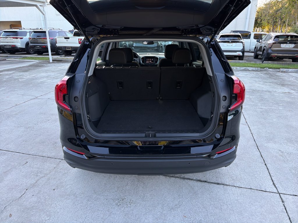 Used 2023 GMC Terrain SLE w/ Elevation Edition FWD image 32