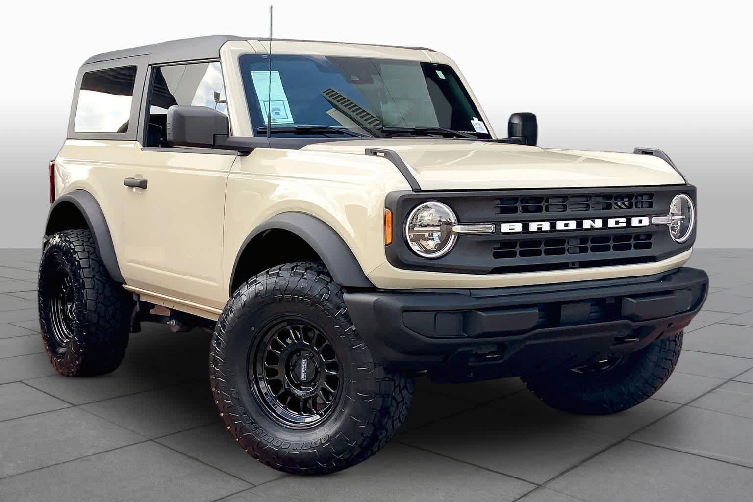 New 2025 Ford Bronco 2-Door AWD/4WD image 2
