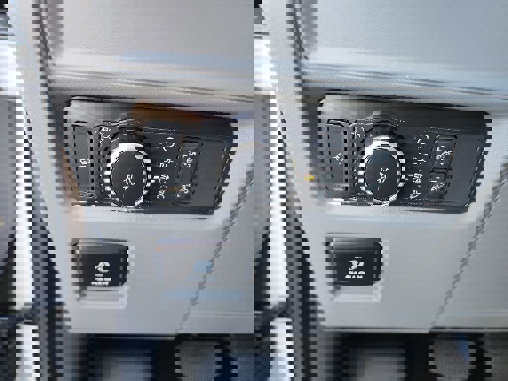 Used 2021 Ford F150 XLT image 24