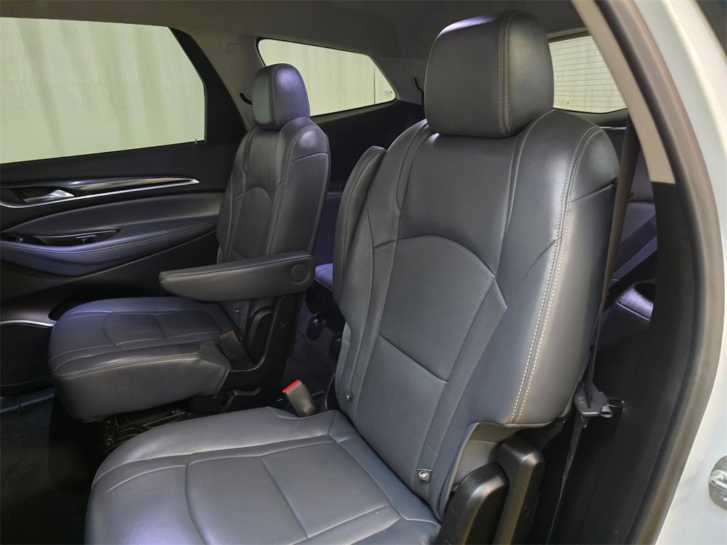 Used 2020 Buick Enclave Essence image 18