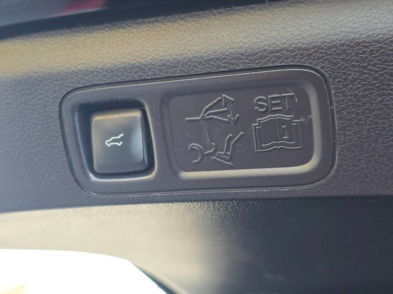 Used 2019 Ford Expedition Max Limited image 19