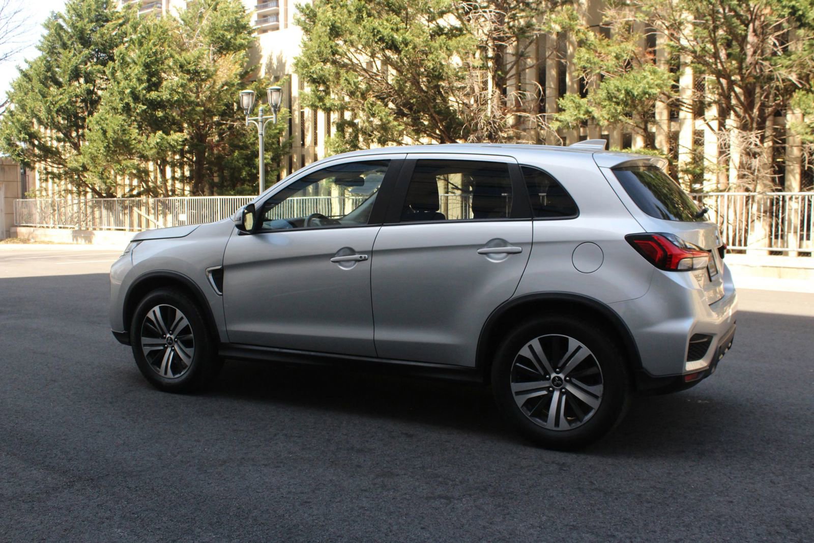 Used 2021 Mitsubishi Outlander Sport SE FWD image 9