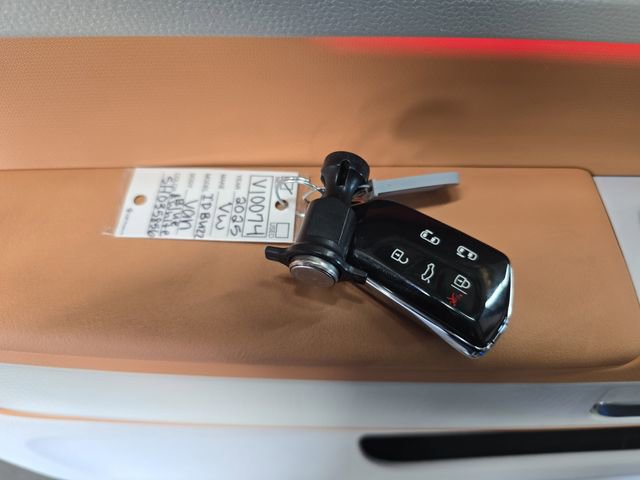 New 2025 Volkswagen ID. Buzz 1st Edition image 27