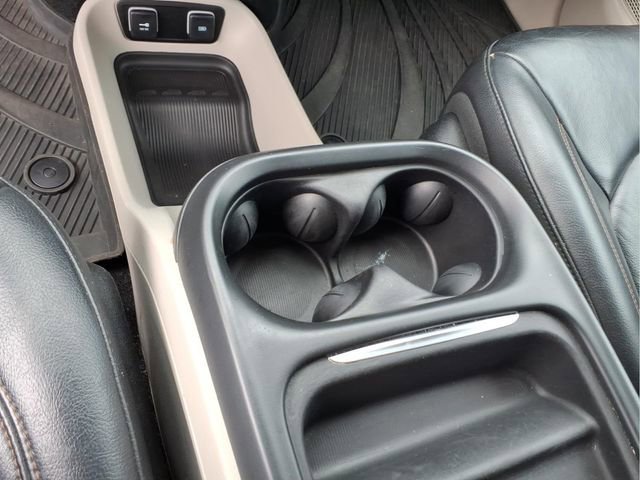 Used 2017 Chrysler Pacifica Touring-L w/ Tire & Wheel Group image 24