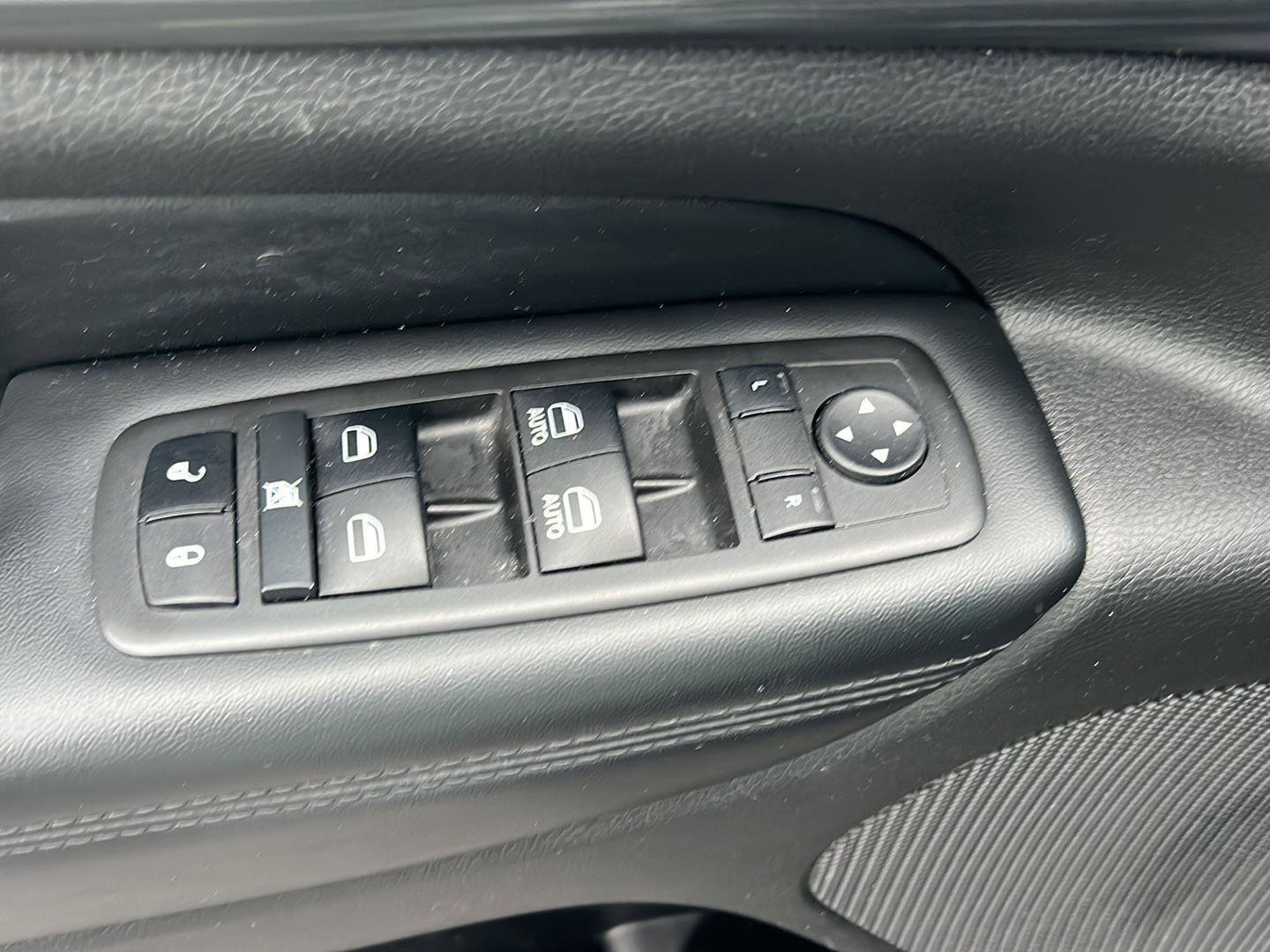 Used 2021 Jeep Grand Cherokee Laredo X image 35