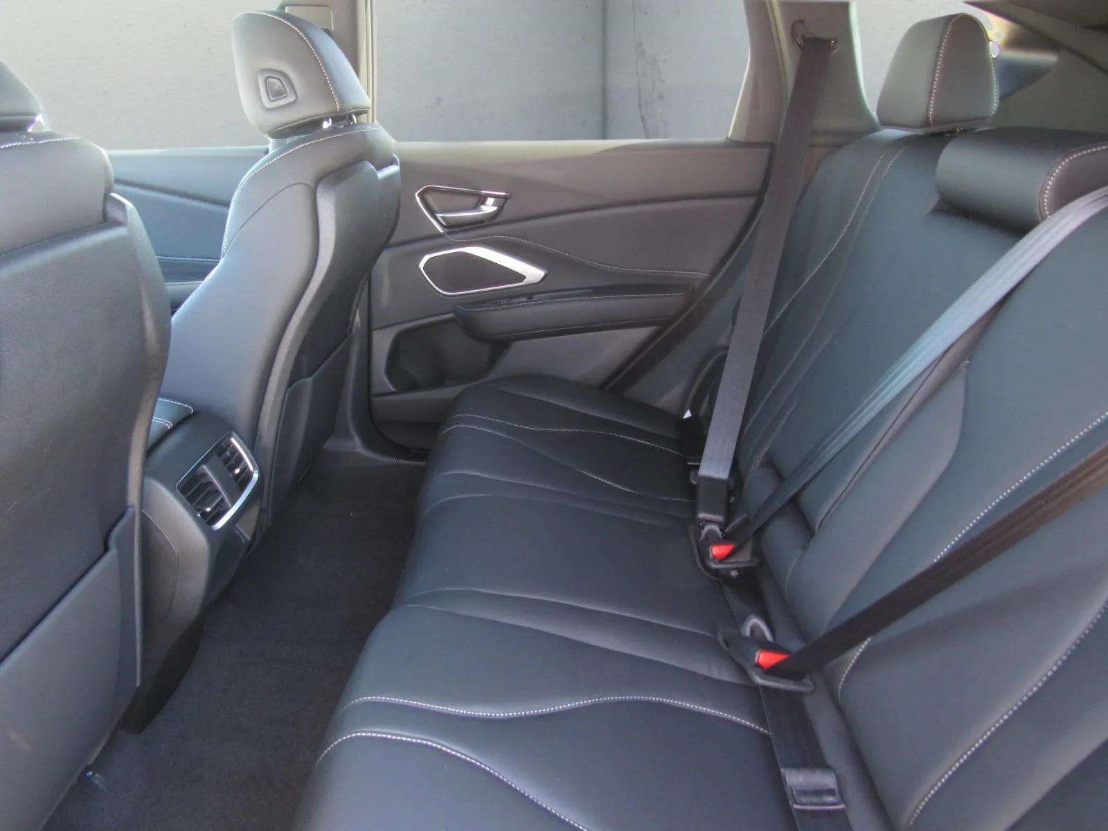 Used 2025 Acura RDX SH-AWD image 16