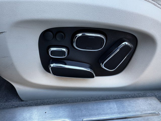 Used 2015 Jaguar XJ L Portfolio image 30