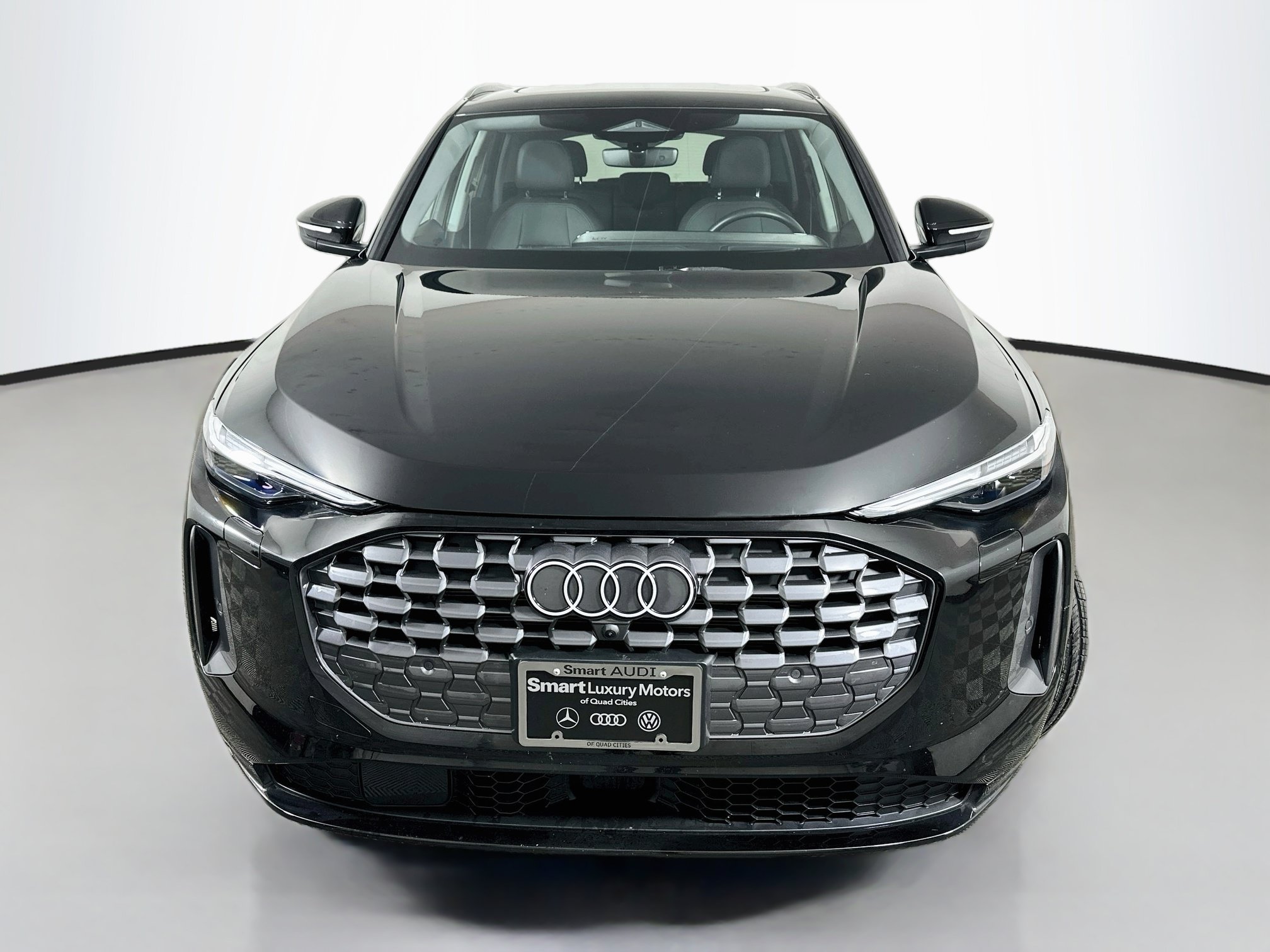 Used 2025 Audi Q5 Premium Plus w/ Premium Plus AWD/4WD image 2