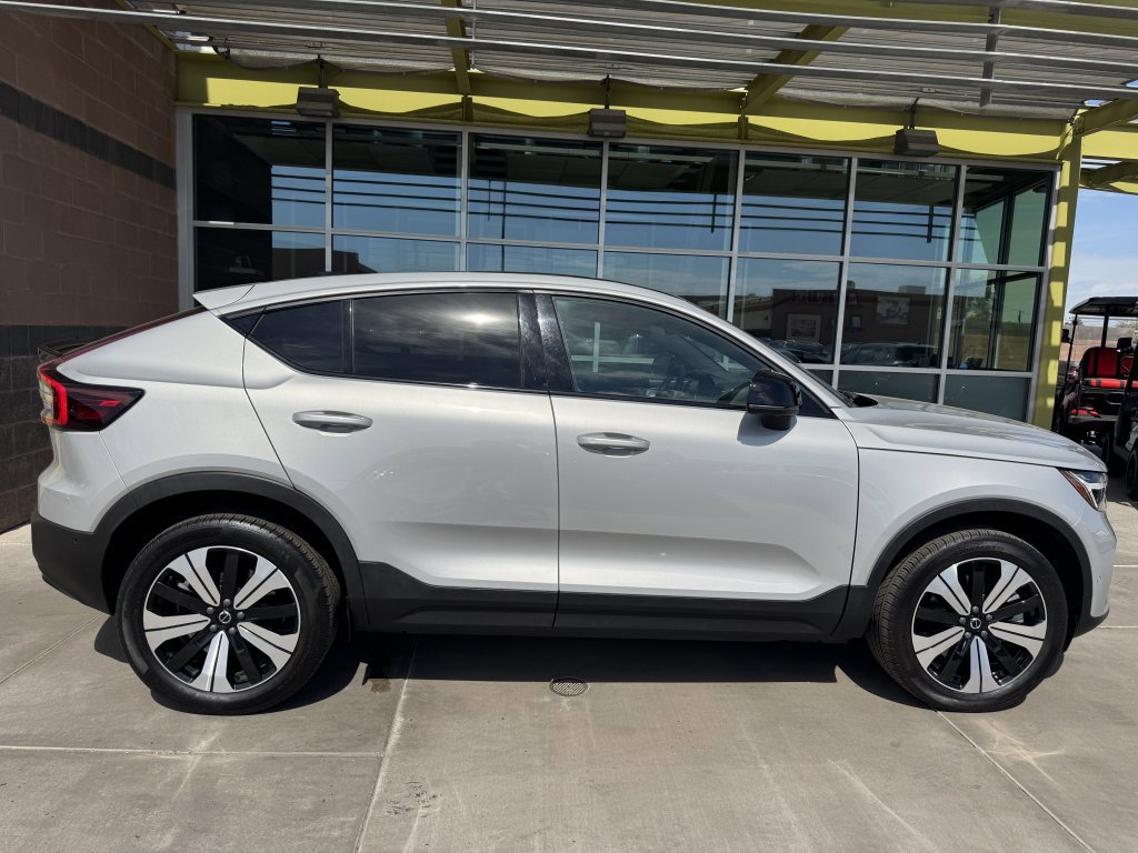 Used 2023 Volvo C40 P8 Recharge Plus w/ Protection Package Premier image 9