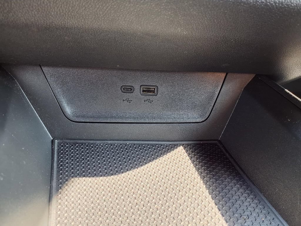 Used 2026 Chevrolet Equinox LT AWD/4WD image 9