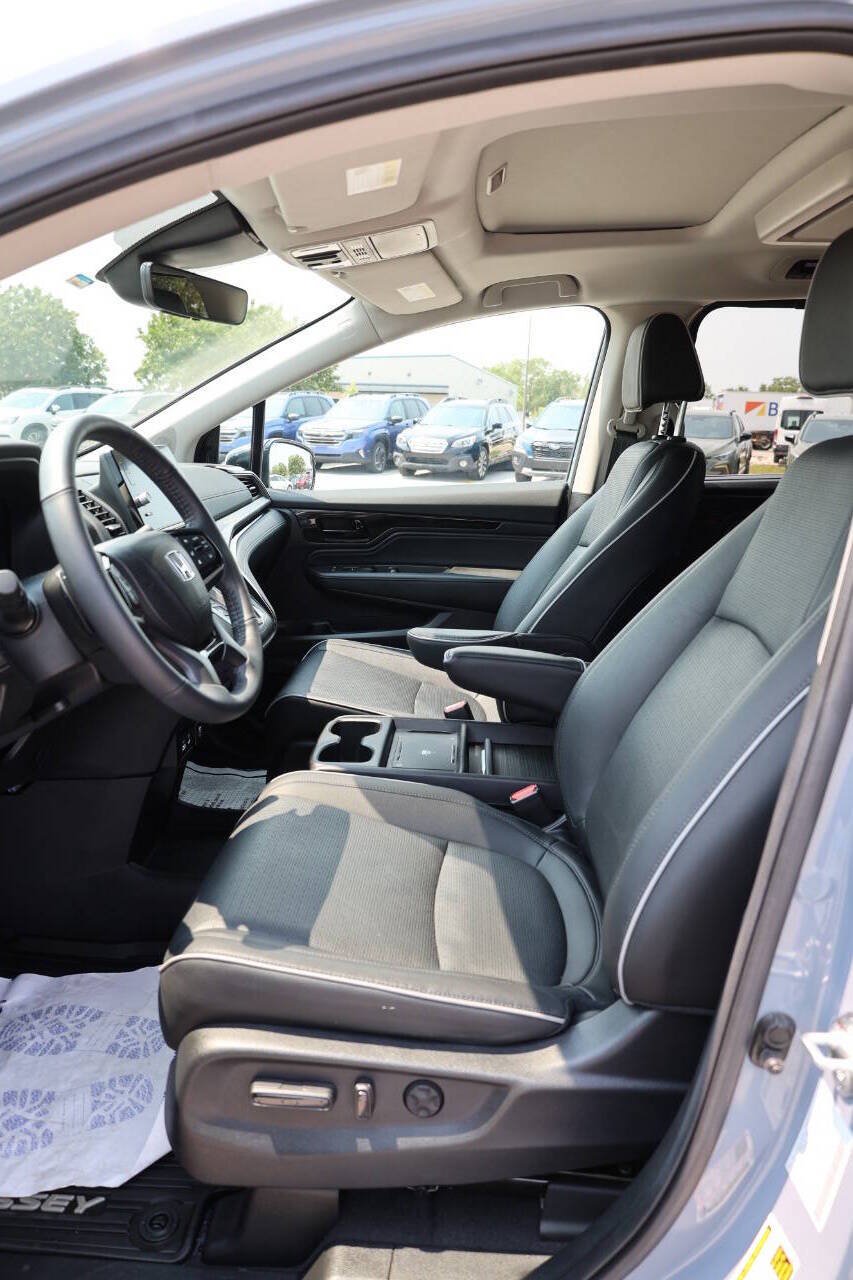 Used 2025 Honda Odyssey Elite image 13