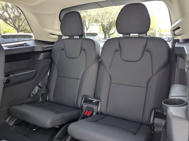 New 2025 Volvo XC90 B6 Plus w/ Protection Package Premier image 17