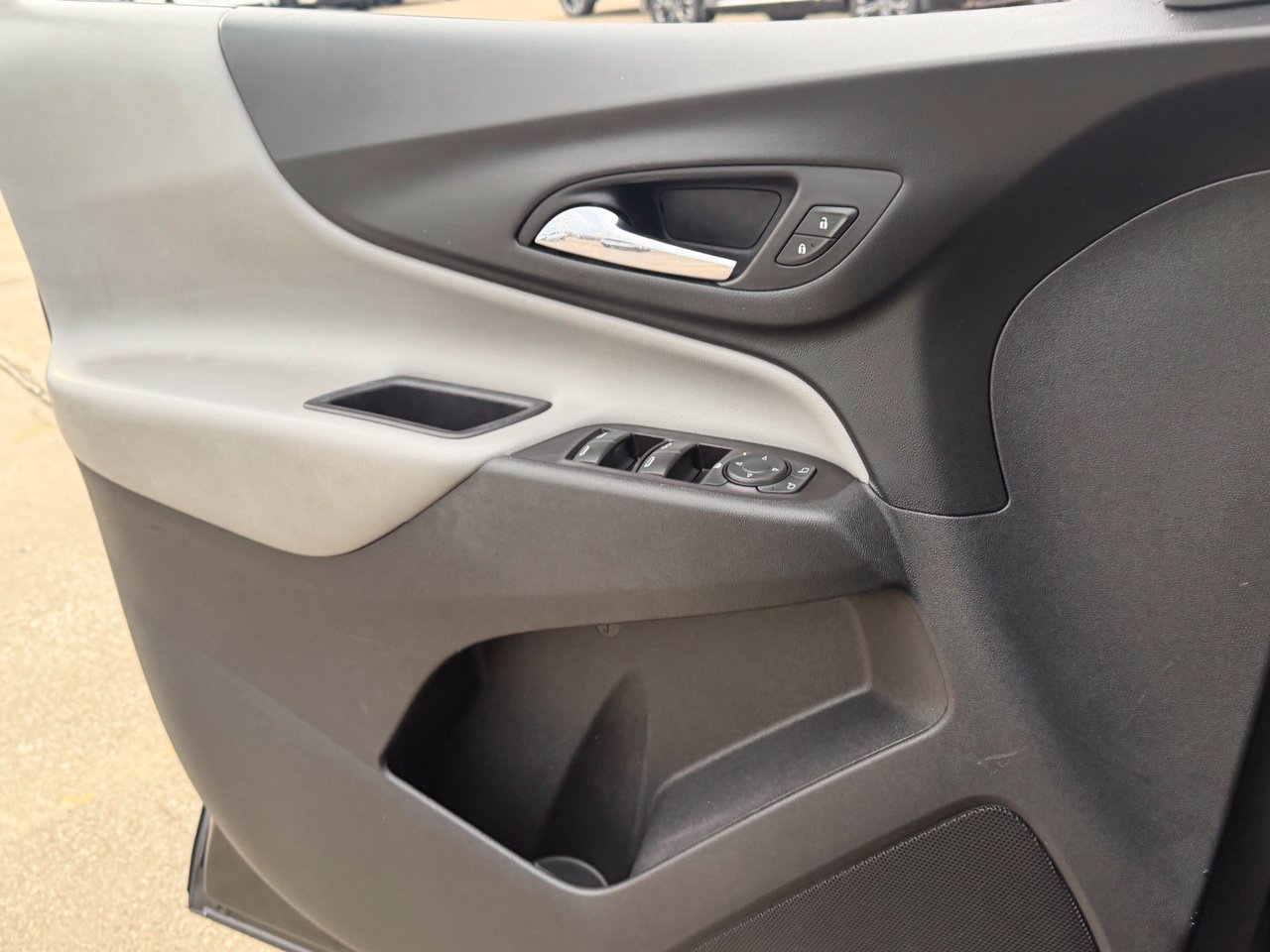 Used 2020 Chevrolet Equinox LS AWD/4WD image 27