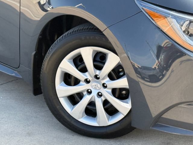 Used 2024 Toyota Corolla LE FWD image 2