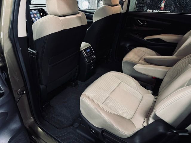 Used 2024 Subaru Ascent Premium w/ Convenience Package image 19