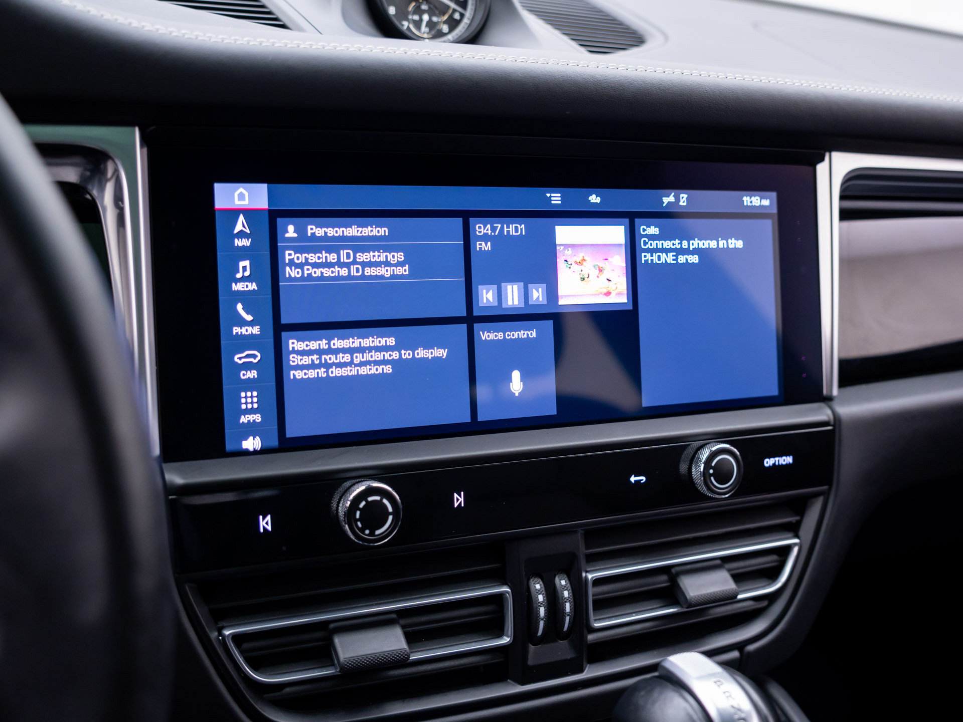 Certified 2023 Porsche Macan S AWD/4WD image 23