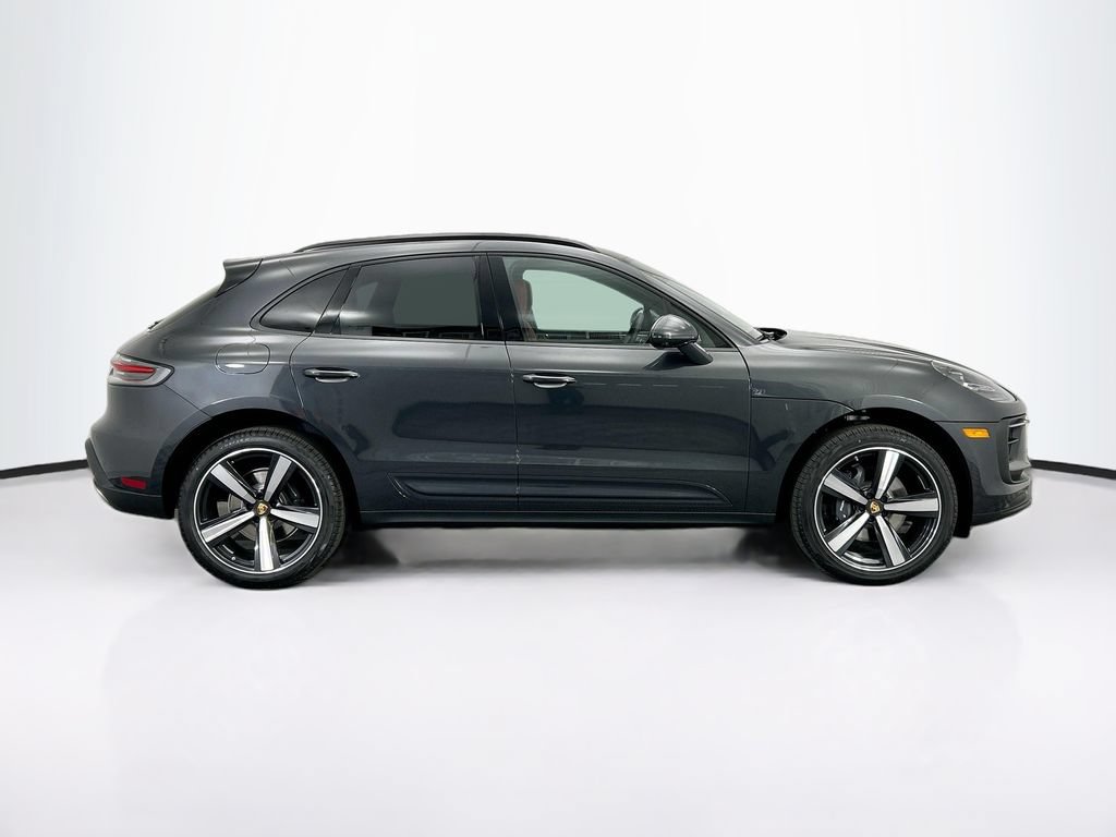 Used 2026 Porsche Macan AWD/4WD image 8