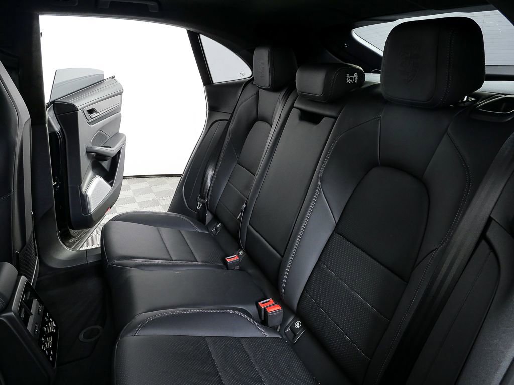 New 2026 Porsche Macan Turbo Electric image 23