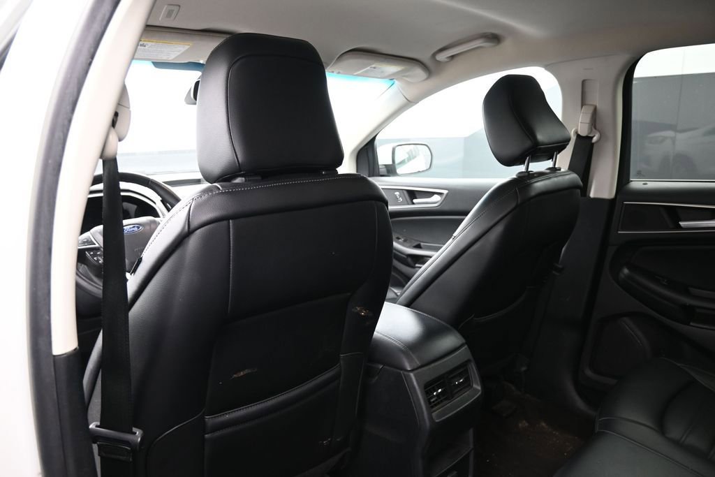 Used 2020 Ford Edge SEL w/ Cold Weather Package FWD image 21