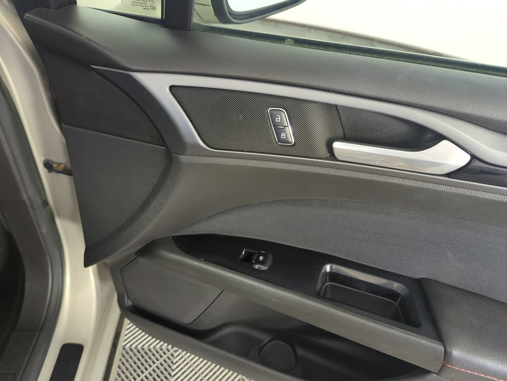 Used 2015 Ford Fusion SE w/ Equipment Group 201A FWD image 35
