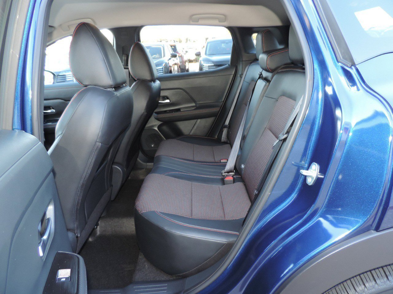 Certified 2025 Nissan Kicks SR FWD image 14