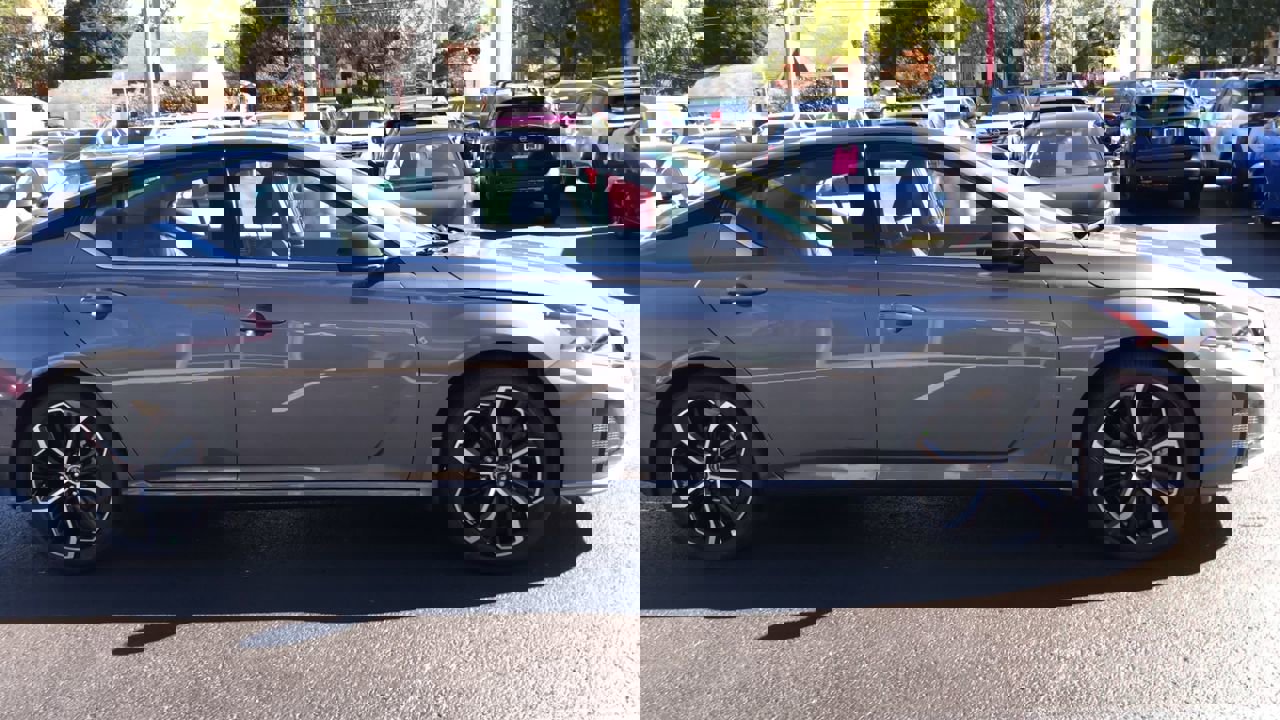 New 2025 Nissan Altima 2.5 SR w/ SR Premium Package image 9