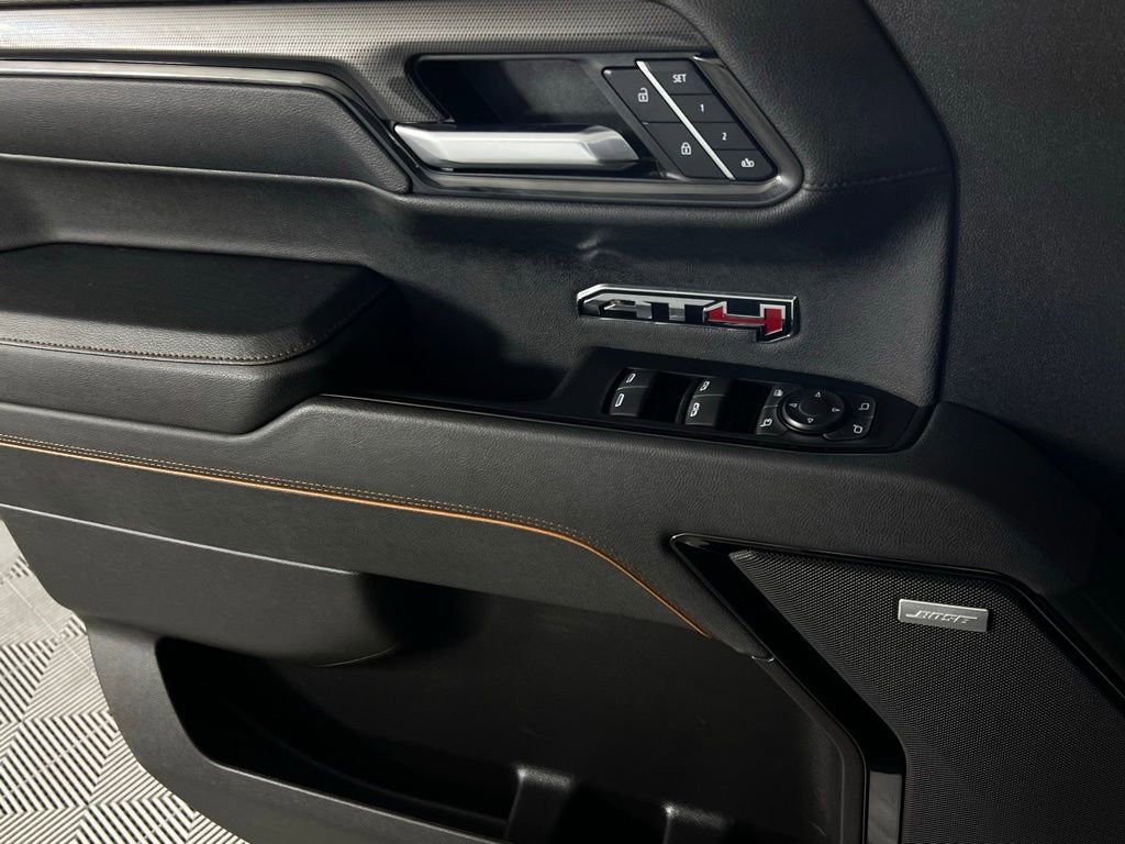Used 2025 GMC Sierra 1500 AT4 image 32