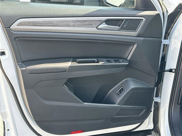 Used 2020 Volkswagen Atlas Cross Sport SE w/ Panoramic Sunroof Package image 21