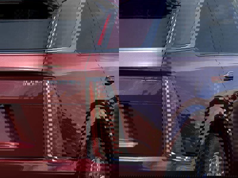 New 2025 Cadillac Escalade IQ Luxury 1 w/ LPO, Radiant Package image 11