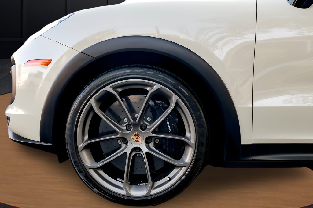 Used 2023 Porsche Cayenne Turbo GT AWD/4WD image 5