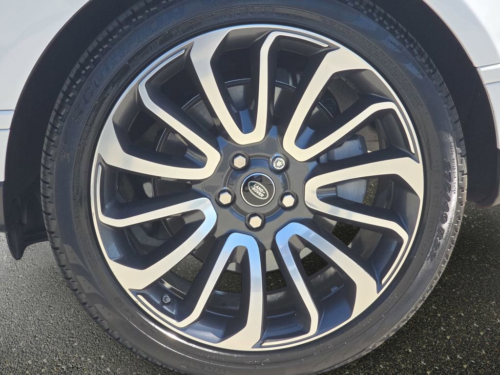Certified 2018 Land Rover Range Rover HSE AWD/4WD image 38