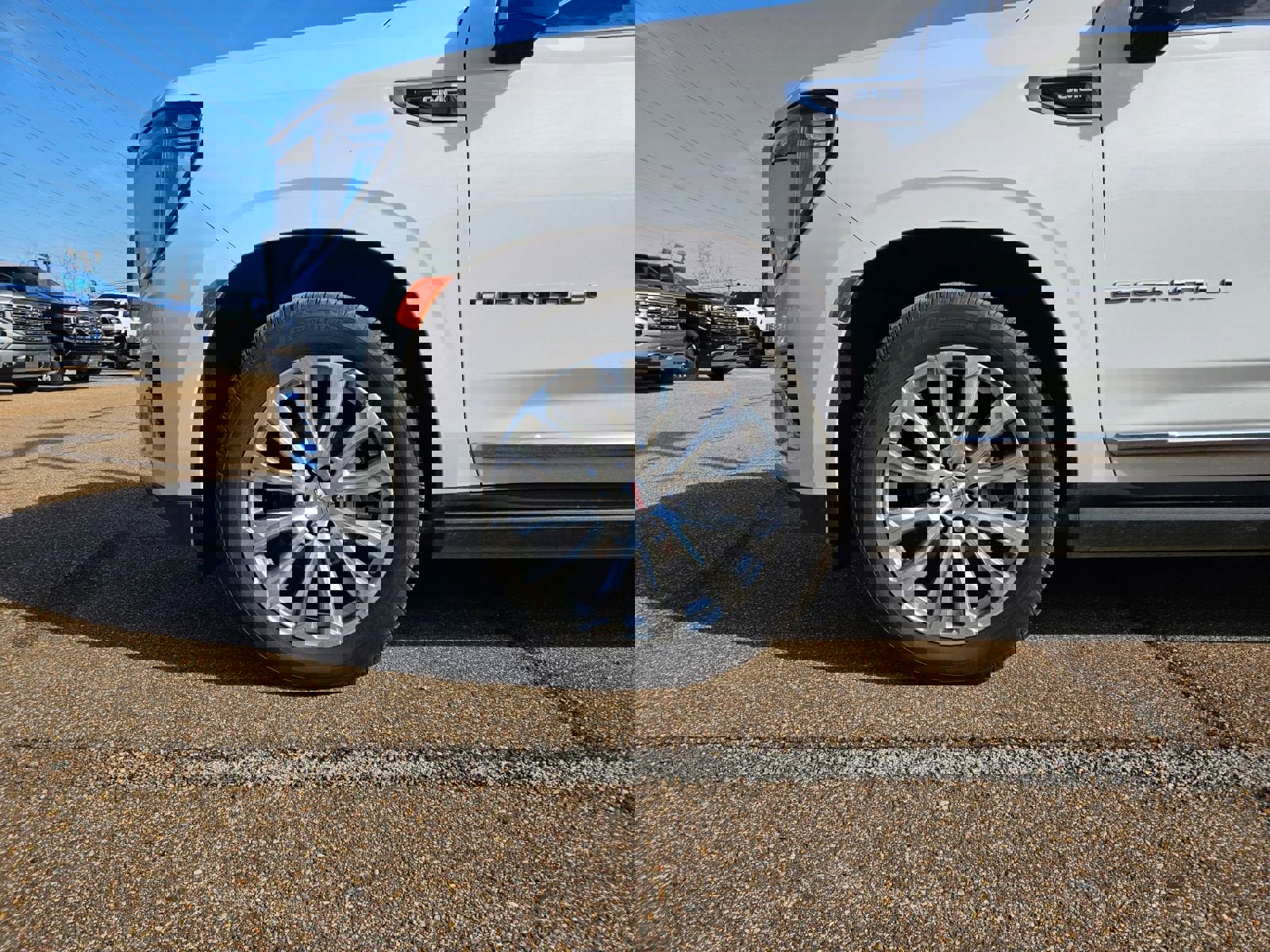 Used 2023 GMC Yukon Denali image 37