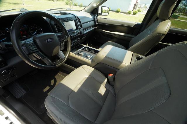 Used 2020 Ford Expedition Limited w/ Equipment Group 302A AWD/4WD image 23