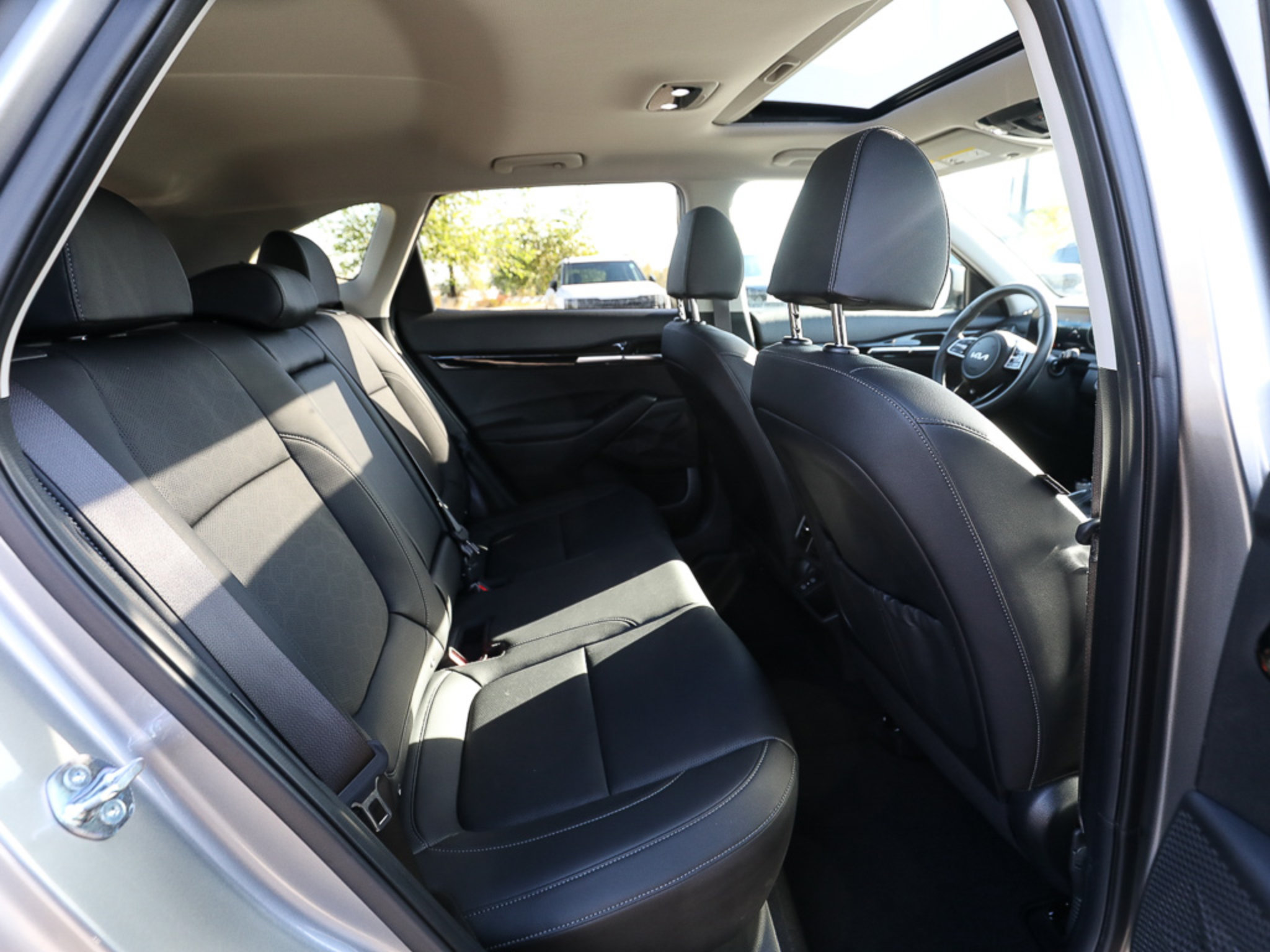 Certified 2026 Kia Seltos EX w/ EX Sunroof Package FWD image 23