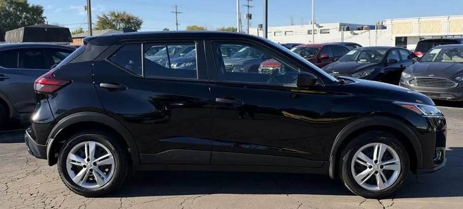 Used 2022 Nissan Kicks S FWD image 8
