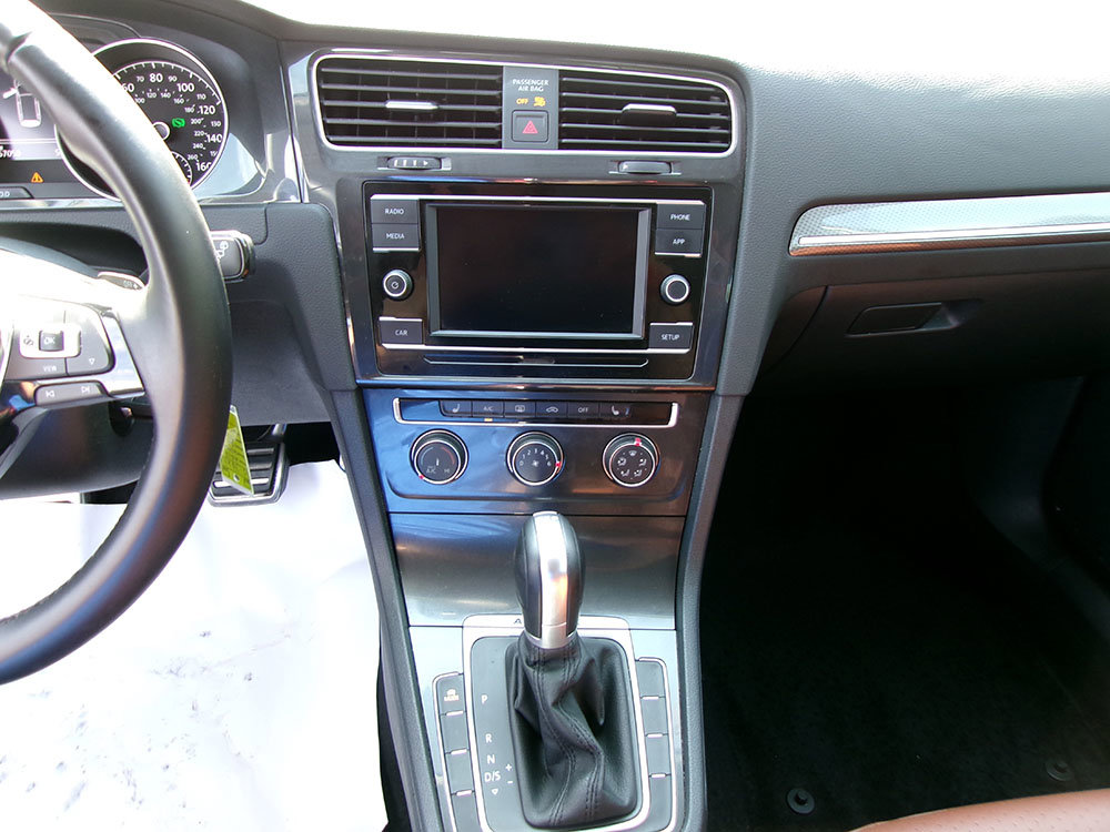 Used 2019 Volkswagen Golf Alltrack SEL image 15